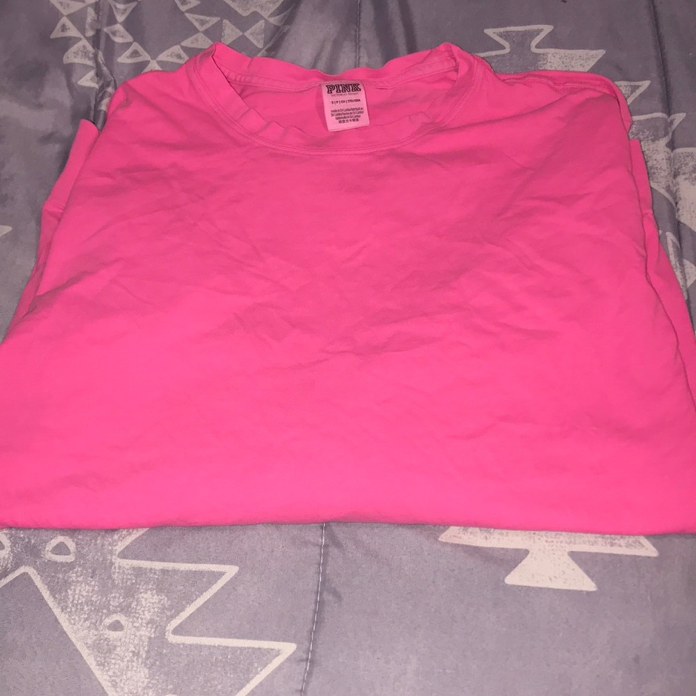A long sleeve plain pink vs shirt